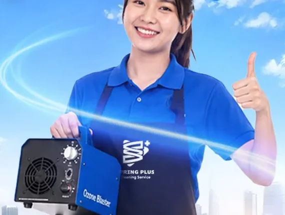 พนักงาน Spring Plus กับเครื่องอบโอโซน